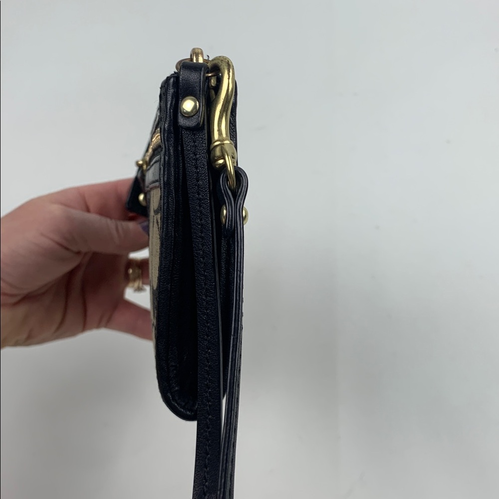Coach Signature Jacquard Black and Tan Wristlet wallet Gold zipper Pockets EUC - Picture 5 of 15